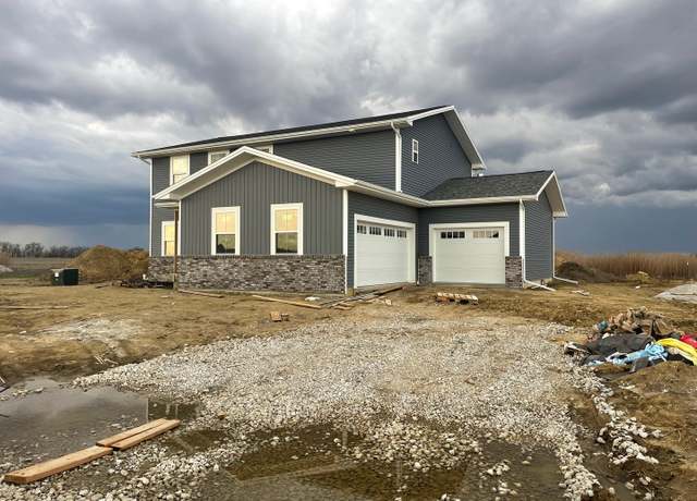 Property at 101 Blueboy, Downs, IL 61736, 5 beds, 3.5 baths