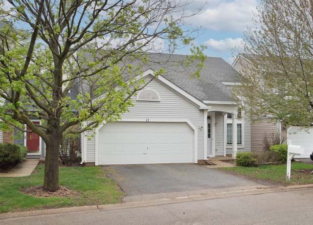 Property at 11 Crabapple Ct, Lake In The Hills, IL 60156, 2 beds, 1.5 baths