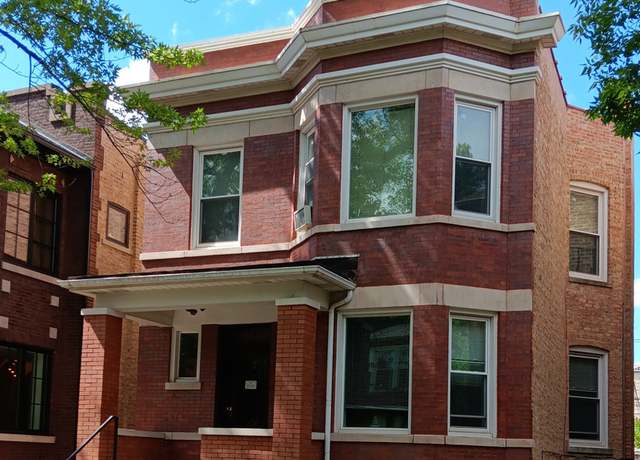 Property at 3042 W Eastwood Ave, Chicago, IL 60625, 5 beds, 2.5 baths