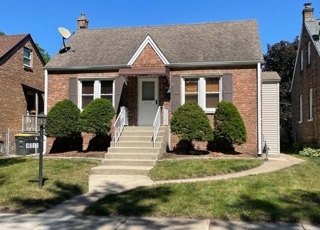 Property at 18017 Oakwood Ave, Lansing, IL 60438, 3 beds, 1 bath
