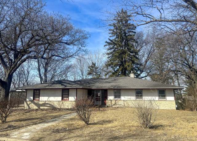 Property at 306 Prospect St, Morrison, IL 61270, 5 beds, 2 baths