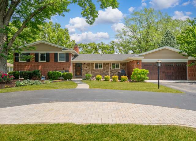 Property at 617 S Glendale Ln, Mount Prospect, IL 60056, 5 beds, 2.5 baths