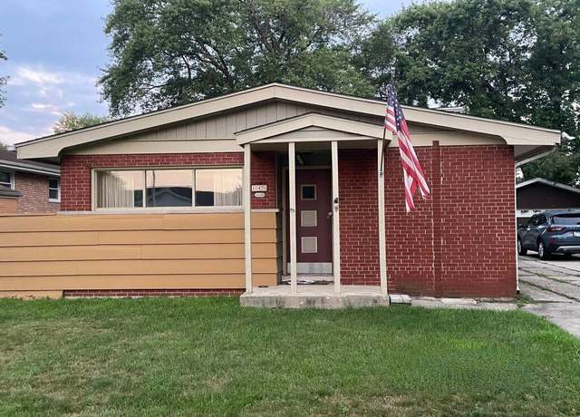 Property at 10420 S Kildare Ave, Oak Lawn, IL 60453, 3 beds, 1.5 baths