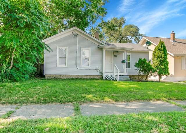 Property at 949 4th Ave, Aurora, IL 60505, 2 beds, 1 bath