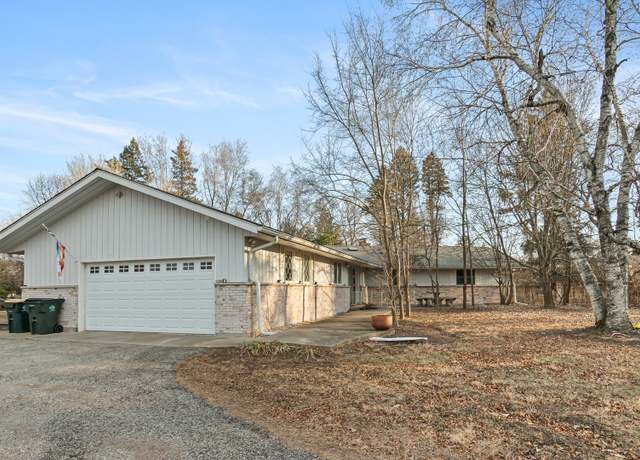Property at 14 Surrey Ln, Barrington Hills, IL 60010, 4 beds, 3 baths