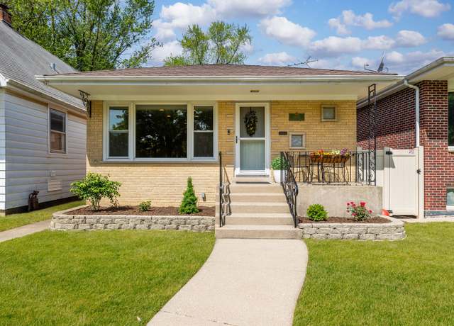 Property at 10842 S Sacramento Ave, Chicago, IL 60655, 4 beds, 2 baths