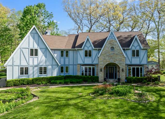 Property at 2239 Pine Bluff Dr, Dixon, IL 61021, 5 beds, 4.5 baths