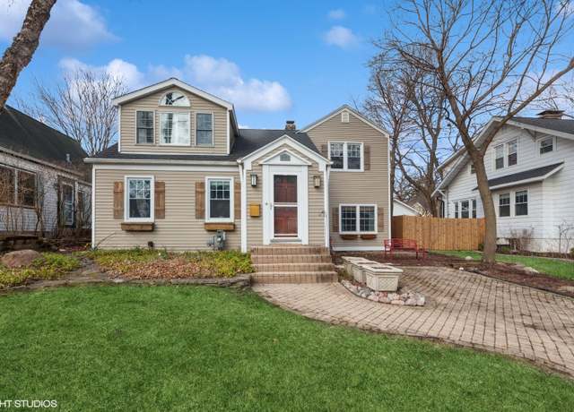 Property at 1031 Pine St, St. Charles, IL 60174, 3 beds, 2.5 baths