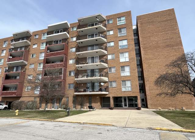 Property at 300 Park Ave #443, Calumet City, IL 60409, 2 beds, 2 baths
