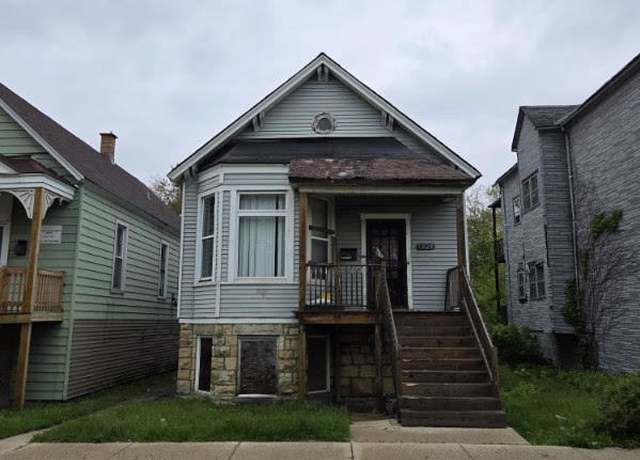 Property at 7828 S Escanaba Ave, Chicago, IL 60649, 3 beds, 1 bath