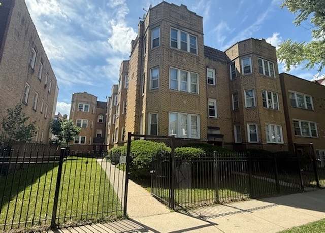 Property at 6214 N Mozart St Unit 2W, Chicago, IL 60659, 1 bed, 1 bath
