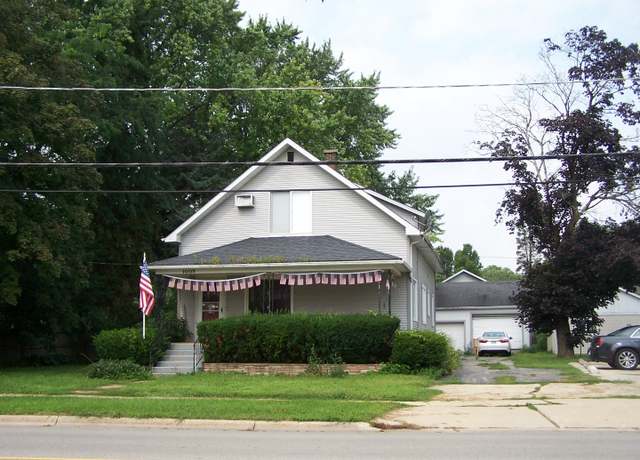 Property at 1005 N Green St, Mchenry, IL 60050, 4 beds, 3 baths