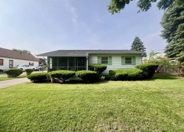 Property at 1405 W Beech St, Urbana, IL 61801, 3 beds, 1 bath