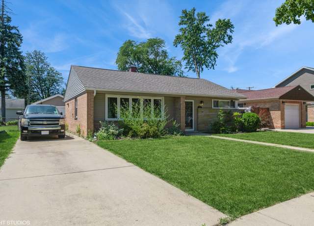 Property at 823 E Thacker St, Des Plaines, IL 60016, 2 beds, 1 bath