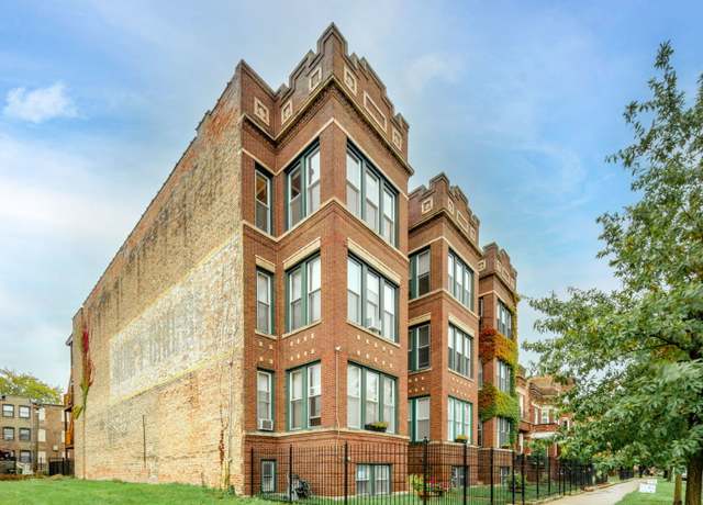 Property at 6111 S St Lawrence Ave, Chicago, IL 60637, 13 beds, 11 baths