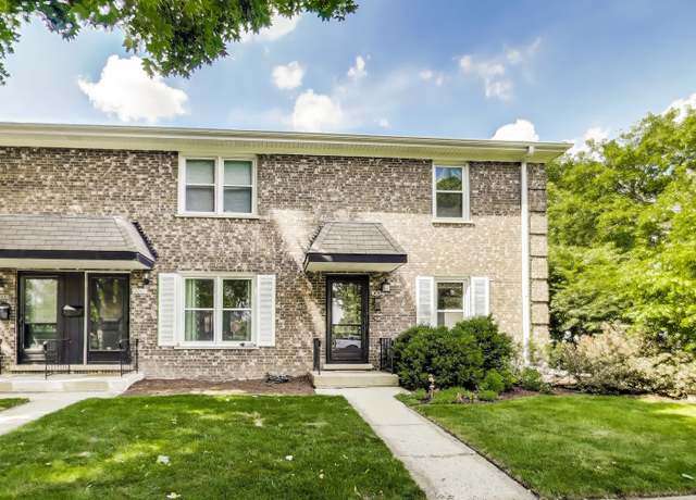 Property at 1004 Saint James St W, Arlington Heights, IL 60005, 2 beds, 1.5 baths