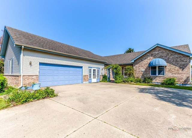 Property at 3206 Turnberry Dr, Mchenry, IL 60050, 3 beds, 3 baths