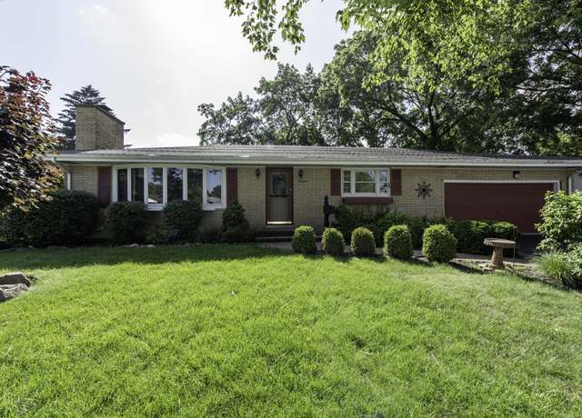 Property at 810 Franklin Ave, Winthrop Harbor, IL 60096, 2 beds, 2 baths