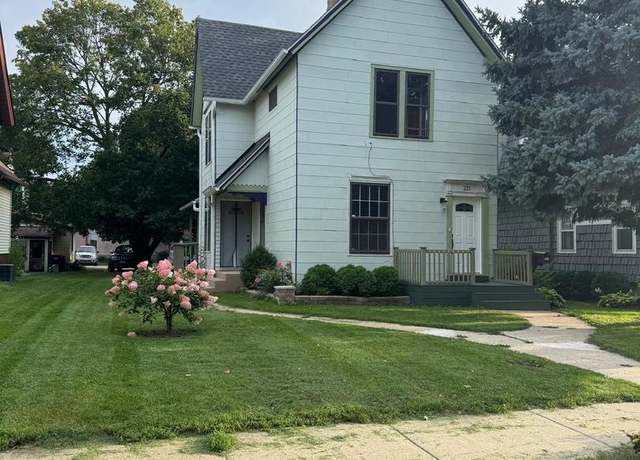 Property at 221 Lovell Ave, Elgin, IL 60120, 4 beds, 2 baths