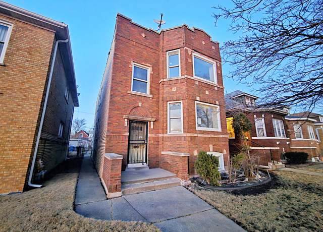 Property at 5426 W Flournoy St, Chicago, IL 60644, 9 beds, 3 baths