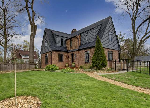 Property at 517 S Washington St, Wheaton, IL 60187, 4 beds, 2.5 baths