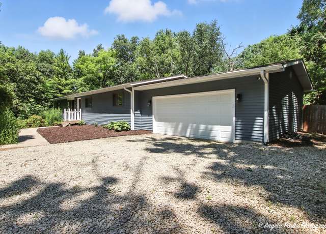 Property at 3214 Edgewood Dr, Wonder Lake, IL 60097, 5 beds, 3.5 baths