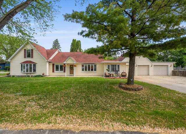 Property at 125 Maple Ct, Geneva, IL 60134, 6 beds, 4 baths