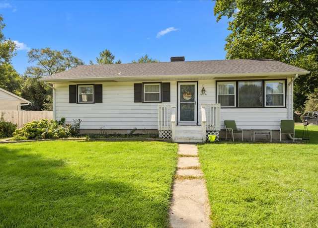 Property at 404 Thoria Rd, Batavia, IL 60510, 2 beds, 1.5 baths