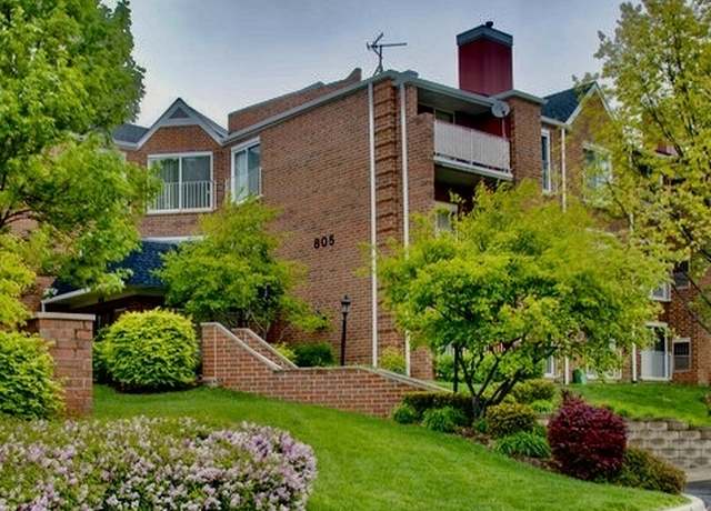 Property at 805 Leicester Rd #320, Elk Grove Village, IL 60007, 2 beds, 2 baths