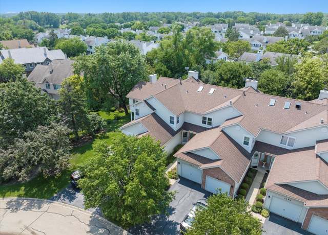 Property at 1570 Darien Lake Dr, Darien, IL 60561, 2 beds, 2.5 baths