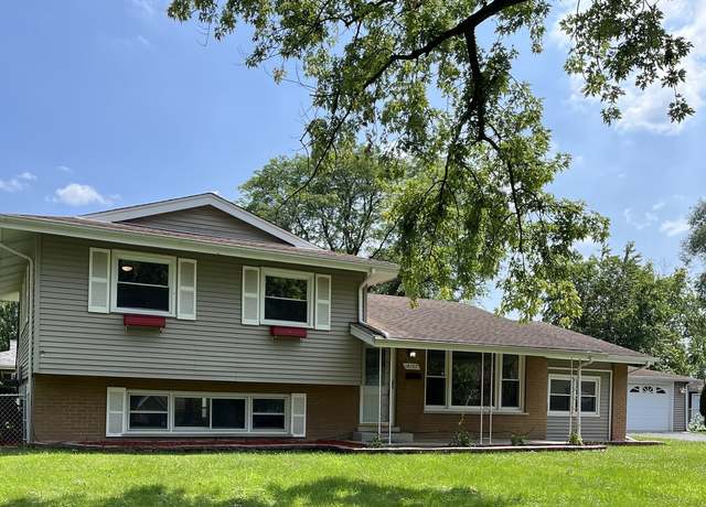 Property at 18727 Royal Rd, Homewood, IL 60430, 3 beds, 1.5 baths