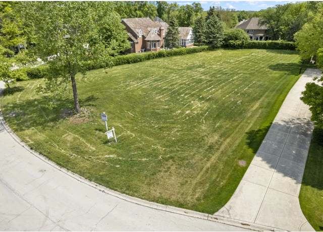 Property at 48 Murifield Cir, Wheaton, IL 60189