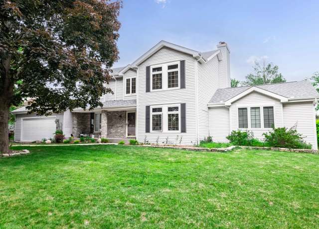 Property at 1585 Marshfield Dr, Rockford, IL 61107, 5 beds, 3.5 baths