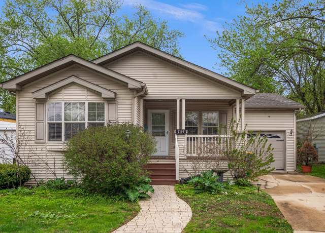 Property at 1119 Lakewood Rd, Elgin, IL 60123, 3 beds, 2 baths