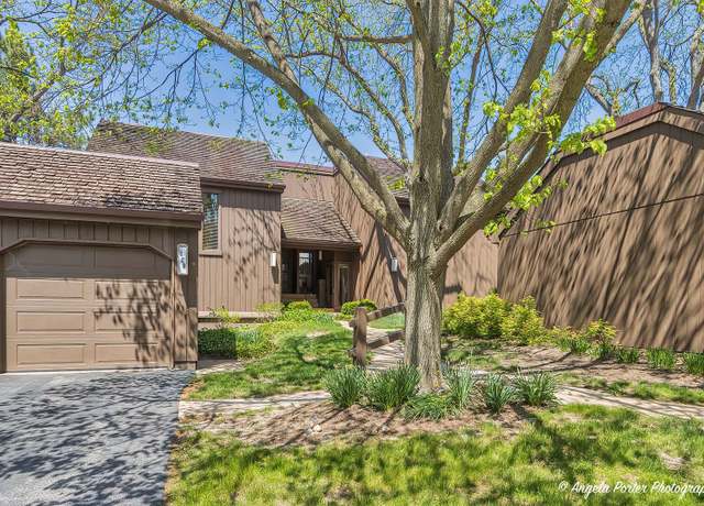 Property at 329 N Woodview Rd Unit C, Lake Barrington, IL 60010, 2 beds, 2 baths