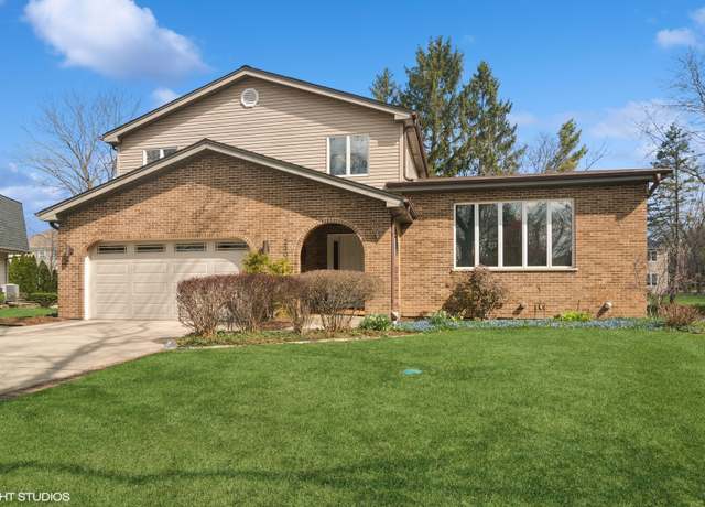 Property at 2300 Lisa Ct, Palatine, IL 60067, 4 beds, 3.5 baths