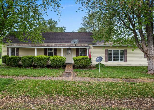 Property at 230 SW 3rd St, Deland, IL 61839, 2 beds, 1 bath
