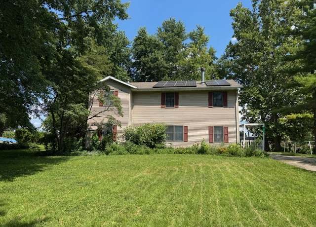 Property at 1560 Forest Hills Blvd, Lincoln, IL 62656, 4 beds, 3 baths