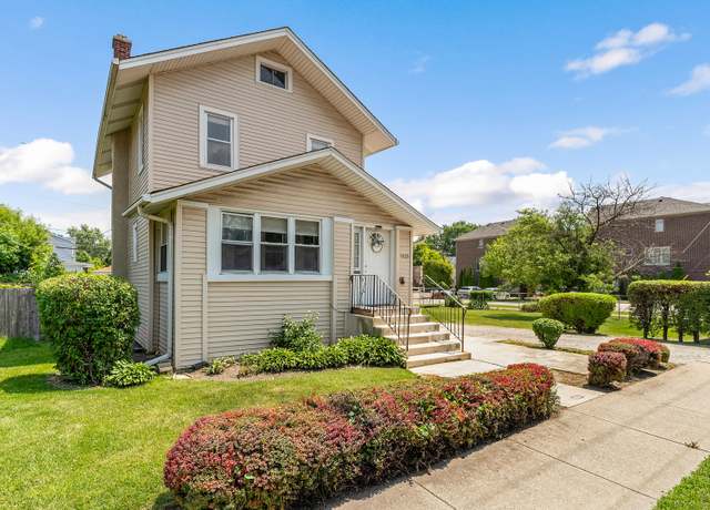 Property at 4265 Eberly Ave, Brookfield, IL 60513, 3 beds, 1.5 baths