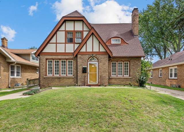 Property at 1331 N Ash St, Waukegan, IL 60085, 4 beds, 2 baths
