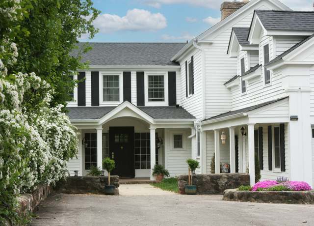 Property at 708 S Rose Farm Rd, Woodstock, IL 60098, 5 beds, 4.5 baths