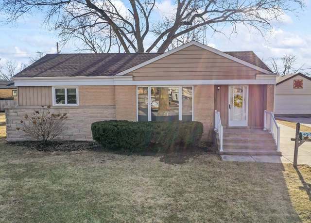 Property at 675 E Clarendon Ct, Arlington Heights, IL 60004, 3 beds, 1 bath