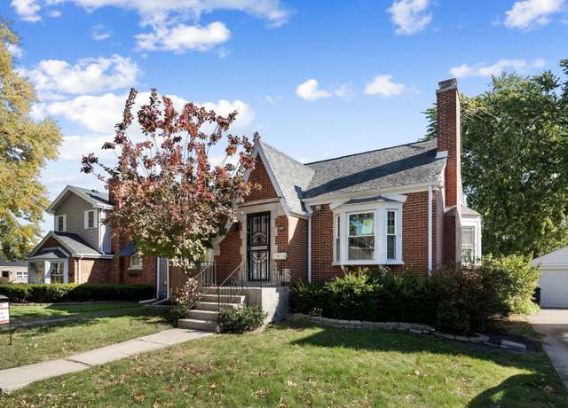 Property at 9807 S Ridgeway Ave, Evergreen Park, IL 60805, 3 beds, 2.5 baths