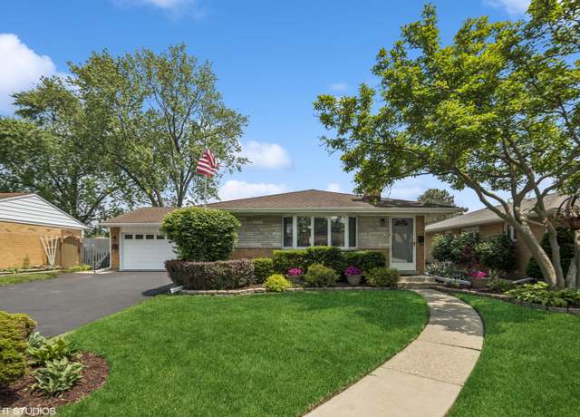 Property at 625 Patricia Ln, Des Plaines, IL 60016, 4 beds, 3 baths