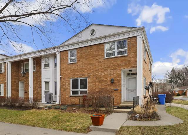 Property at 5770 N Forest Glen Ave, Chicago, IL 60646, 3 beds, 2.5 baths