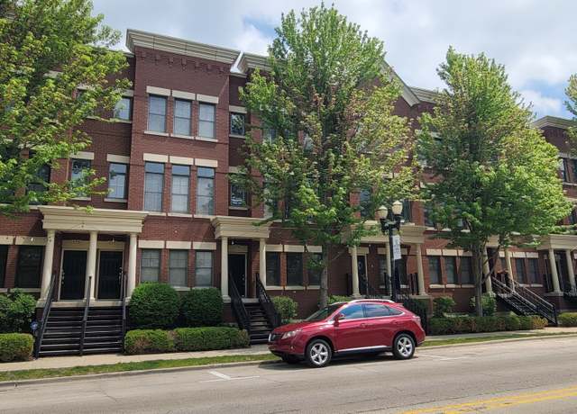 Property at 179 S Grove Ave, Elgin, IL 60120, 2 beds, 2.5 baths