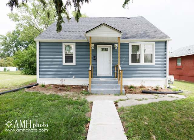 Property at 370 S Albert Blvd, Kankakee, IL 60901, 5 beds, 2 baths