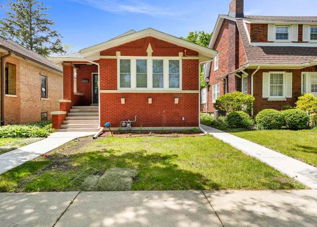 Property at 1115 N Taylor Ave, Oak Park, IL 60302, 5 beds, 2 baths