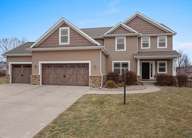 Property at 1208 White Oak Rd, Mahomet, IL 61853, 5 beds, 3.5 baths