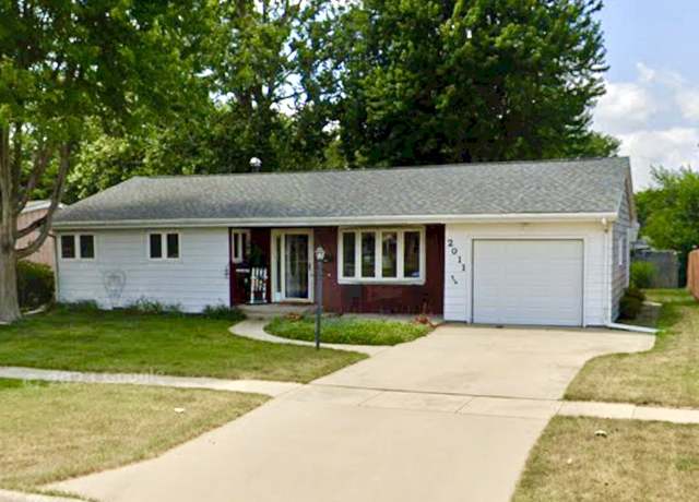 Property at 2011 16th Ave, Sterling, IL 61081, 3 beds, 1.5 baths
